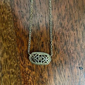 Plain Kendra Scott necklace